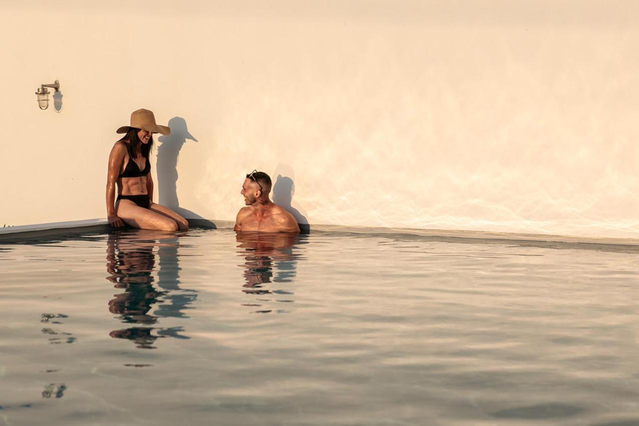 Alio Naxos Luxury Suites أجيوس جورجيوس الغرفة الصورة